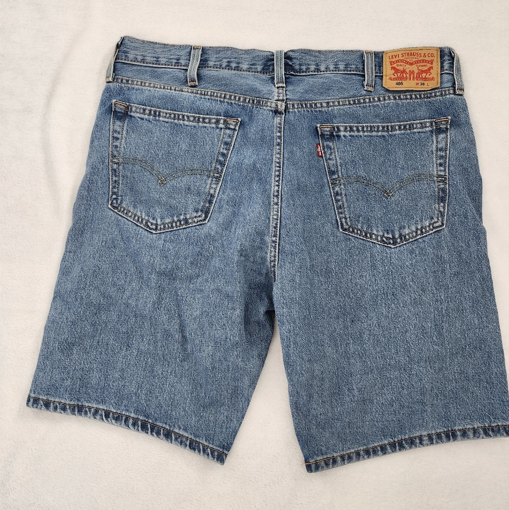 LEVI'S 405 Men's Medium Washed Classic Jean Denim Shorts Relaxed Fit Size 38